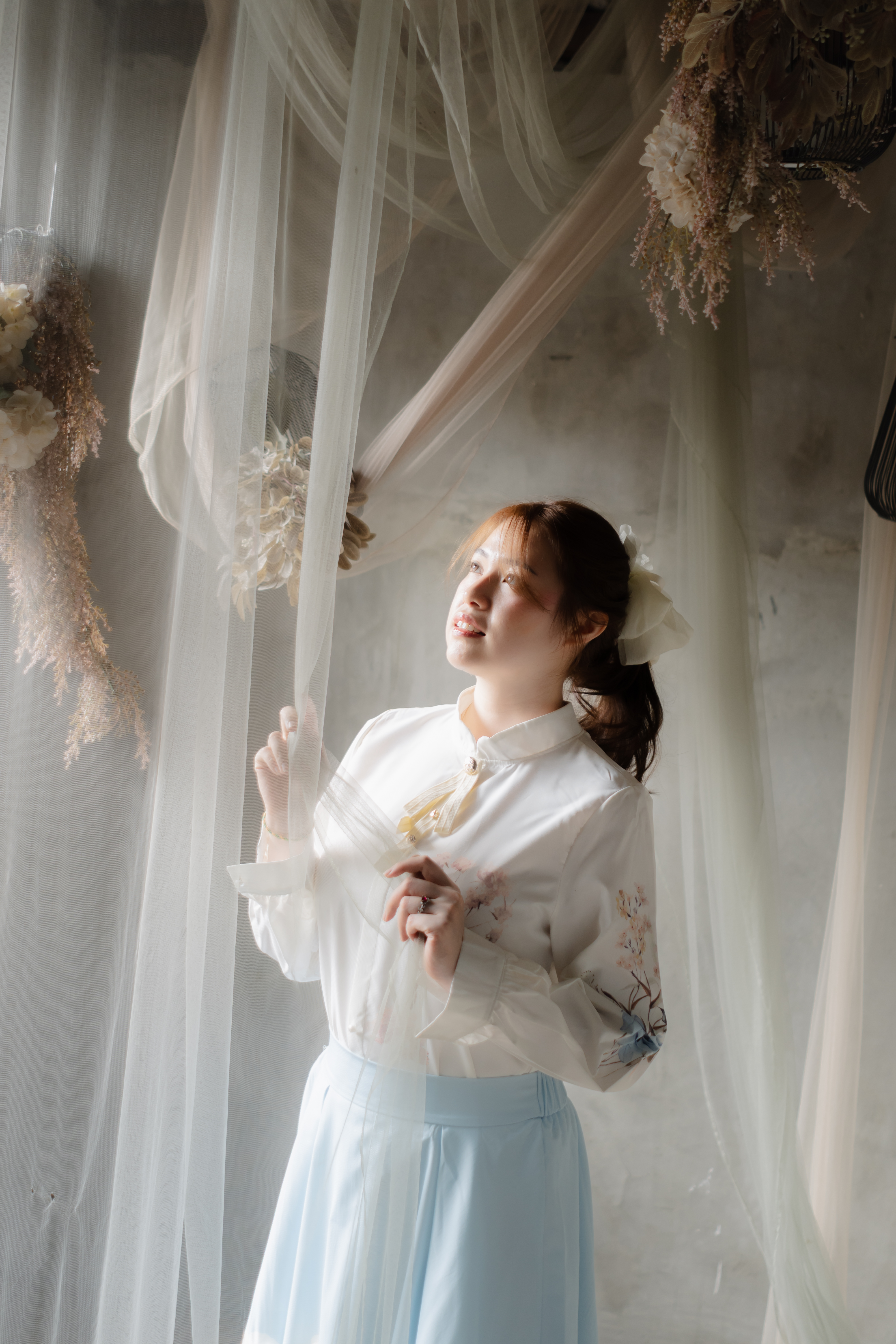 Bride Merlin portrait in traditional Chinese wedding gown